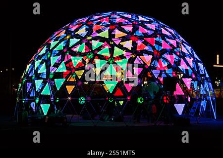 Winter Light Festival, Portland, Oregon. Februar 2017. Das Portland Winter Lights Festival beginnt an der Eastbank Esplanade im OMSI. Standort Stockfoto