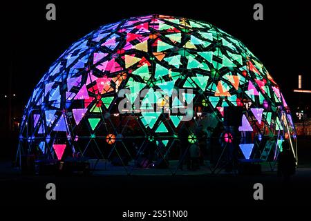 Winter Light Festival, Portland, Oregon. Februar 2017. Das Portland Winter Lights Festival beginnt an der Eastbank Esplanade im OMSI. Standort Stockfoto