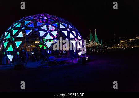 Winter Light Festival, Portland, Oregon. Februar 2017. Das Portland Winter Lights Festival beginnt an der Eastbank Esplanade im OMSI. Standort Stockfoto