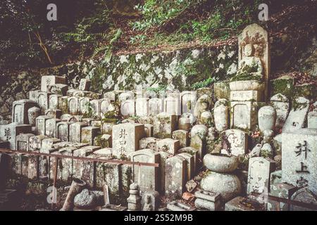 Friedhof im Chion-in Tempelgarten, Kyoto, Japan. Chion-in Tempel Garten Friedhof, Kyoto, Japan Stockfoto
