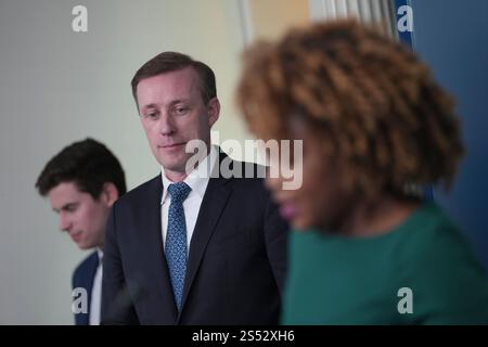 Washington, Vereinigte Staaten. Januar 2025. Der nationale Sicherheitsberater Jake Sullivan nimmt am täglichen Briefing im Weißen Haus in Washington, DC, am 13. Januar 2025 Teil. Kredit: Chris Kleponis/Pool über CNP/dpa/Alamy Live News Stockfoto