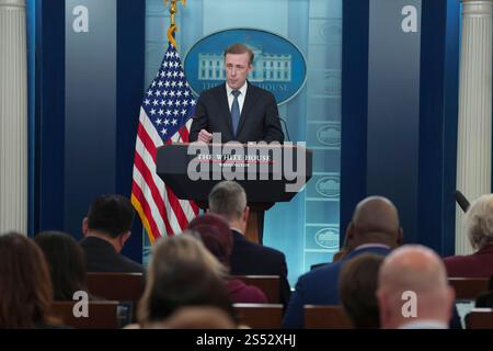 Washington, Vereinigte Staaten. Januar 2025. Der nationale Sicherheitsberater Jake Sullivan nimmt am täglichen Briefing im Weißen Haus in Washington, DC, am 13. Januar 2025 Teil. Kredit: Chris Kleponis/Pool über CNP/dpa/Alamy Live News Stockfoto