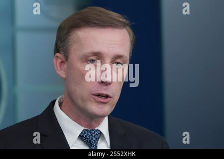 Washington, Vereinigte Staaten. Januar 2025. Der nationale Sicherheitsberater Jake Sullivan nimmt am täglichen Briefing im Weißen Haus in Washington, DC, am 13. Januar 2025 Teil. Kredit: Chris Kleponis/Pool über CNP/dpa/Alamy Live News Stockfoto