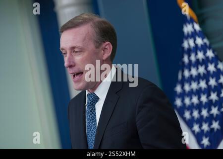 Washington, Vereinigte Staaten. Januar 2025. Der nationale Sicherheitsberater Jake Sullivan nimmt am täglichen Briefing im Weißen Haus in Washington, DC, am 13. Januar 2025 Teil. Kredit: Chris Kleponis/Pool über CNP/dpa/Alamy Live News Stockfoto