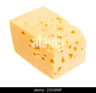 Stück gelbe mittelharte Kühe melken schweizer Käse mit inneren Löchern auf weißem Hintergrund Stockfoto