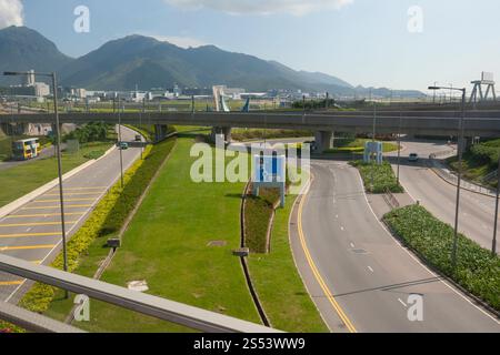 Lantau, Hongkong, China - 2007. Juni 20: Straßen und Autobahnen in der Nähe des Flughafens Chek Lap Kok in der Nähe der Insel Hongkong Stockfoto