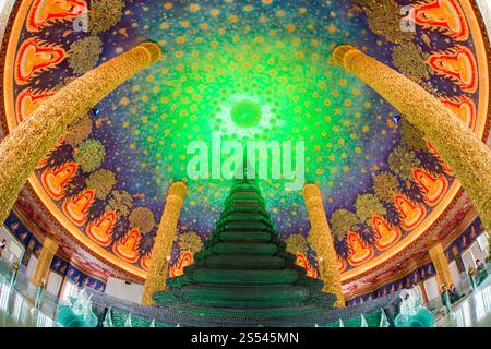 Der Wat Pak Nam Tempel in Thonburi in der Nähe der Stadt Bangkok in Thailand in Südostasien. Thailand, Bangkok, November 2019. THAILAND BANGKOK Stockfoto