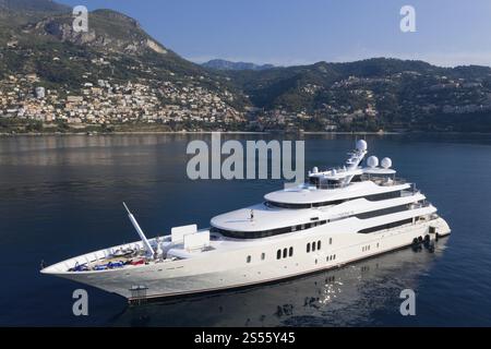 Luftaufnahme 78, 43 Meter lange Motoryacht EMINENCE, geliefert 2008 von der deutschen Werft Abeking & Rasmussen, Design Reymond Langton Design Ltd., Stockfoto