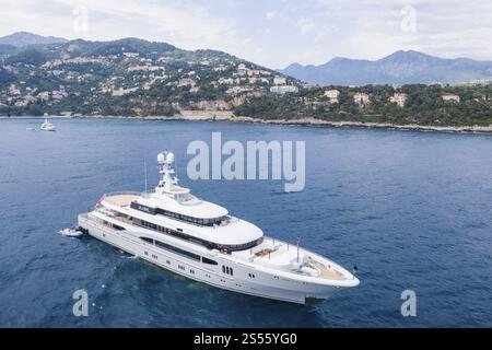 74 Meter lange Motoryacht GLOBAL (ex Kismet), gebaut von der Bremer Werft Luerssen Yachts, lange Zeit im Besitz des deutschen Unternehmers Lars Wind Stockfoto