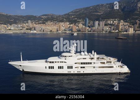 Luftaufnahme 85, 95 Meter lang und 35 Knoten schnelle Motoryacht ECSTASEA, geliefert 2004 von der niederländischen Werft Feadship, Design Terence Disdale Design Stockfoto