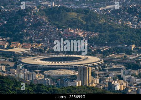 Das Maracanã-Stadion, in dem das letzte Spiel der FIFA-Weltmeisterschaft 2014 ausgetragen wurde, ist das drittgrößte Stadion Südamerikas, nach einem Stadion in Buenos Aires und Stockfoto
