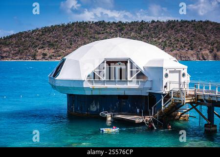 St. Thomas, USVI USA - 14. März 2018: Coral World ist ein Meerespark und Touristenattraktion, der sich neben Coki Beach am östlichen Ende von St. Thomas befindet. Stockfoto