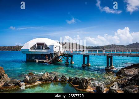 St. Thomas, USVI USA - 14. März 2018: Coral World ist ein Meerespark und Touristenattraktion, der sich neben Coki Beach am östlichen Ende von St. Thomas befindet. Stockfoto