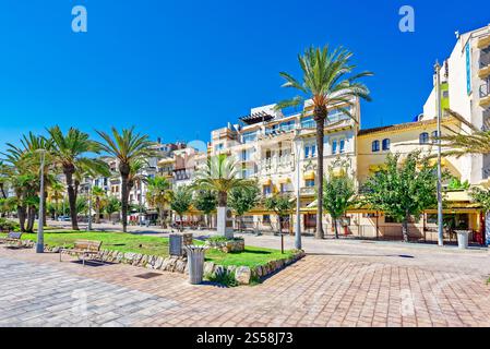 Am Meer von Sitges, eine wunderschöne Stadt in der Nähe von Barcelona, Spanien. Stockfoto