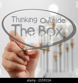 Hand zieht Tellerrand den als Konzept Stockfoto