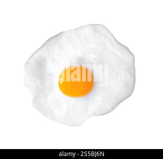 Nahaufnahme eines Spiegelei isoliert auf weiß Stockfoto