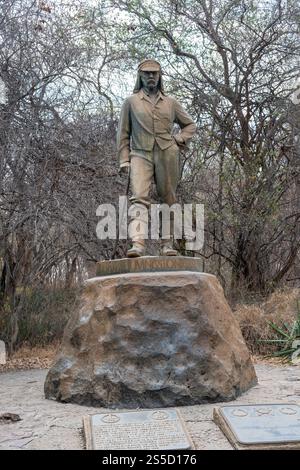 David Livingstone schottische Entdeckerstatue an den Victoria Falls am Sambesi River, Simbabwe, Afrika Stockfoto