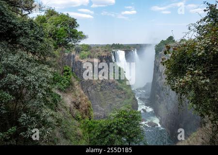 Victoria Falls, Wasserfall am Sambesi Fluss an der Grenze zwischen Sambia und Simbabwe. Afrika Stockfoto