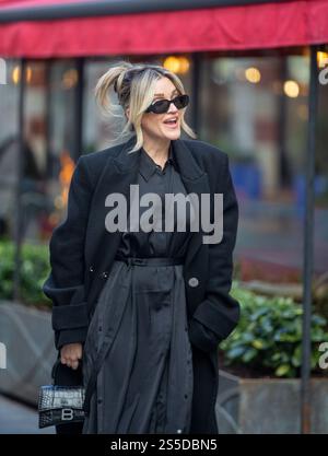 London, England, Großbritannien. Januar 2025. Ashley Roberts, Showbiz-Korrespondentin verlässt Global Radio Credit: Richard Lincoln/Alamy Live News Stockfoto