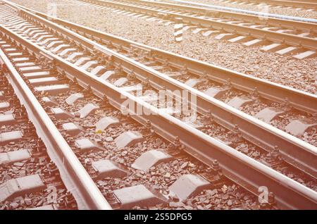 Foto Fragment der Bahngleise in das regnerische Wetter Stockfoto