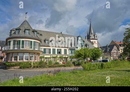 Hotel Schwan, Fachwerkhäuser, Rheinallee, Oestrich-Winkel, Rheingau-Taunus-Kreis, Hessen, Deutschland Stockfoto