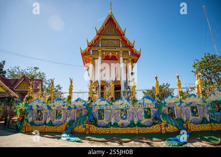 Das Wat Khao Noi in der Nähe des Dorfes Pak Nam und die Stadt Pranburi in der Nähe der Stadt Hua hin in der Provinz Prachuap Khiri Khan in Thailand, Stockfoto