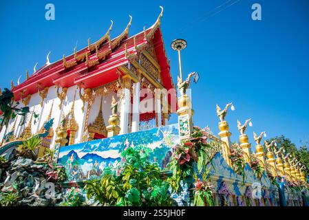 Das Wat Khao Noi in der Nähe des Dorfes Pak Nam und die Stadt Pranburi in der Nähe der Stadt Hua hin in der Provinz Prachuap Khiri Khan in Thailand, Stockfoto