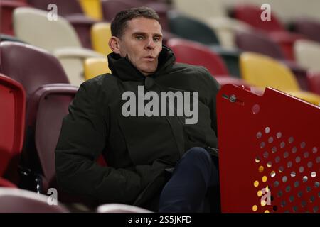 London, Großbritannien. Januar 2025. Anthony Barry, Assistenztrainer Englands, sieht vor dem Spiel der Premier League im Gtech Community Stadium, London, zu. Der Bildnachweis sollte lauten: Paul Terry/Sportimage Credit: Sportimage Ltd/Alamy Live News Stockfoto