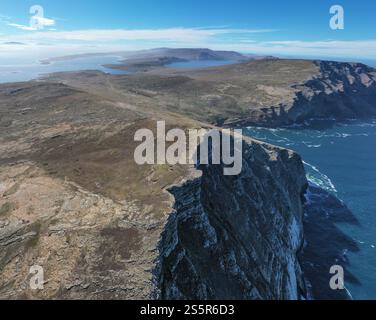 Aus der Vogelperspektive der Westküste von West Point Island und Falkland Islands Stockfoto