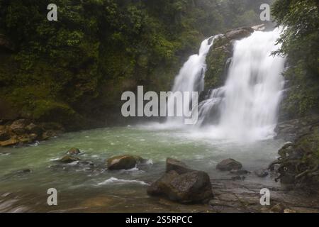 Nauyaca Wasserfall, Dominical, Puentarenas, Costa Rica, Mittelamerika Stockfoto