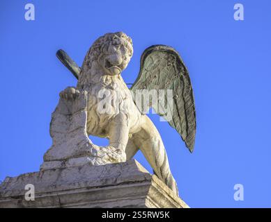 Markuslöwe auf der Piazza Castello, Marostica, Provinz Vicenza, Italien, Europa Stockfoto