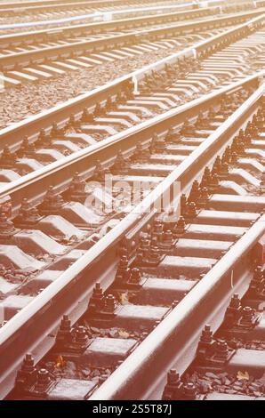 Foto Fragment der Bahngleise in das regnerische Wetter Stockfoto