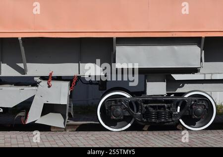 Foto der Räder der russischen Eisenbahn technische Unterstützung Zug Stockfoto