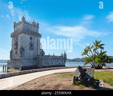 Der Belém-Turm (oder der Turm von St. Vincent) am Ufer des Flusses Tejo in Lissabon, Portugal. Erbaut zwischen 1515-1521 von Francisco de Arruda. Stockfoto
