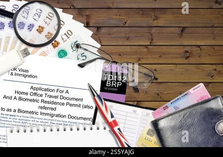 Englisches Formular TD112 Antrag auf ein Home Office Reisedokument und eine biometrische Aufenthaltserlaubnis oder biometrische Einwanderungsdokument aus dem Vereinigten Königreich Visa und Stockfoto