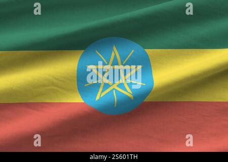 Äthiopische Flagge mit großen Falten, die dicht oben unter dem Studio-Licht winken. Die offiziellen Symbole und Farben im Stoffbanner. Äthiopien Flagge mit großer Stockfoto