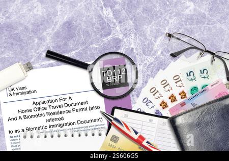 Englisches Formular TD112 Antrag auf ein Home Office Reisedokument und eine biometrische Aufenthaltserlaubnis oder biometrische Einwanderungsdokument aus dem Vereinigten Königreich Visa und Stockfoto