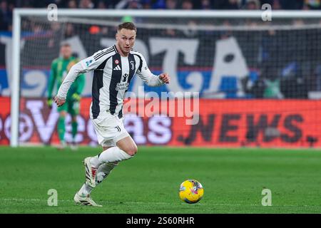 Bergamo, Italien. Januar 2025. Teun Koopmeiners vom Juventus FC wurde 2024/25 während des Fußballspiels der Serie A zwischen Atalanta BC und Juventus FC im Gewiss Stadium gesehen Stockfoto