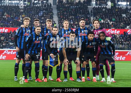 Bergamo, Italien. Januar 2025. Die Spieler von Atalanta BC treten 2024/25 im Gewiss Stadium bei einem Fußballspiel der Serie A zwischen Atalanta BC und Juventus FC auf Stockfoto