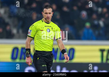 Bergamo, Italien. Januar 2025. Schiedsrichter Daniele Doveri wurde 2024/25 während des Fußballspiels der Serie A zwischen Atalanta BC und Juventus FC im Gewiss Stadion gesehen. Credit: dpa/Alamy Live News Stockfoto