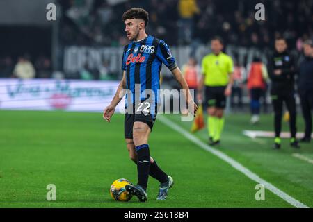 Bergamo, Italien. Januar 2025. Matteo Ruggeri von Atalanta BC wurde 2024/25 im Gewiss Stadion in der Serie A zwischen Atalanta BC und Juventus FC in Aktion gesehen. (Foto: Fabrizio Carabelli/SOPA Images/SIPA USA) Credit: SIPA USA/Alamy Live News Stockfoto