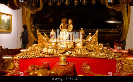 1829-1823 Kutsche der Königlichen Krone von dem Kutscher Julian Gonzalez mit vergoldeten Bronzematerialien zeigt das Königliche Palastmuseum Madrid Spanien Europa Stockfoto