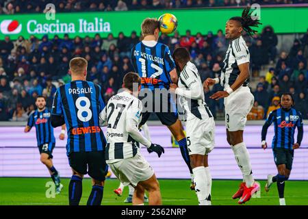 Bergamo, Italie. Januar 2025. Charles de Ketelaere (Atalanta BC) während des italienischen Meisterschaftsspiels Serie A zwischen Atalanta BC und Juventus FC am 14. Januar 2025 im Gewiss Stadium in Bergamo, Italien - Foto Morgese-Rossini/DPPI Credit: DPPI Media/Alamy Live News Stockfoto