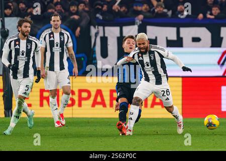 Bergamo, Italie. Januar 2025. Douglas Luiz (Juventus FC) während des Fußballspiels der Serie A zwischen Atalanta BC und Juventus FC am 14. Januar 2025 im Gewiss-Stadion in Bergamo, Italien - Foto Morgese-Rossini/DPPI Credit: DPPI Media/Alamy Live News Stockfoto