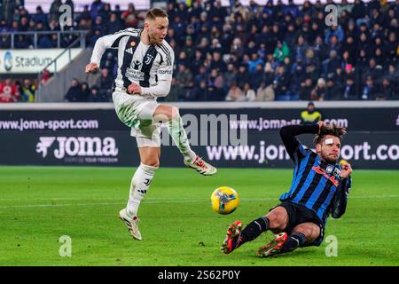 Bergamo, Italie. Januar 2025. Teun Koopmeiners (Juventus FC) während des italienischen Meisterschaftsspiels Serie A zwischen Atalanta BC und Juventus FC am 14. Januar 2025 im Gewiss-Stadion in Bergamo, Italien - Foto Morgese-Rossini/DPPI Credit: DPPI Media/Alamy Live News Stockfoto