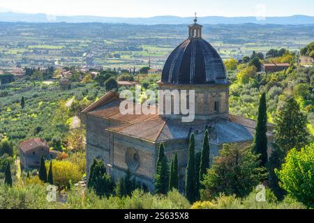 Kirche Santa Maria delle Grazie al Calcinaio in Cortona. Panoramablick auf Val di Chiana. Provinz Arezzo, Toskana, Italien, Europa Stockfoto