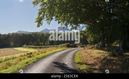 Die Eildon Hills, Schottische Grenzen. Von der Straße nach Old Melrose aus gesehen. Stockfoto