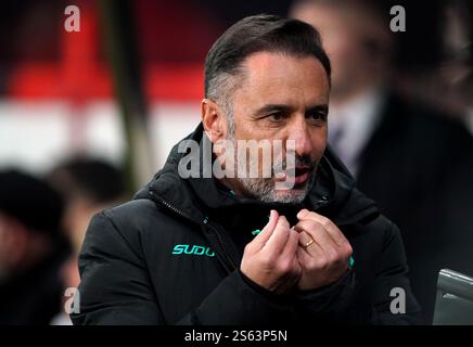 Der Manager der Wolverhampton Wanderers Vitor Pereira vor dem Spiel der Premier League im St. James' Park in Newcastle upon Tyne. Bilddatum: Mittwoch, 15. Januar 2025. Stockfoto