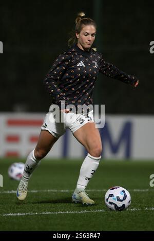 Fersini Stadium, Rom, Italien. Januar 2025. Italienische Coppa Italia Femminile Quarter Final, First Leg Football; Lazio gegen Juventus; Abigal Brighton vom FC Juventus während des Aufwärmens im Mirko Fersini Stadion Credit: Action Plus Sports/Alamy Live News Stockfoto