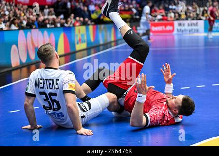 Herning, Dänemark. Januar 2025. Lukas Mertens von Germania Deutschland Nationalmannschaft, Kamil Syprzak von der polnischen Nationalmannschaft während der IHF Männer - Handball-Weltmeisterschaft - Deutschland gegen Polen, Handballspiel in Herning, Dänemark, 15. Januar 2025 Credit: Unabhängige Fotoagentur/Alamy Live News Stockfoto